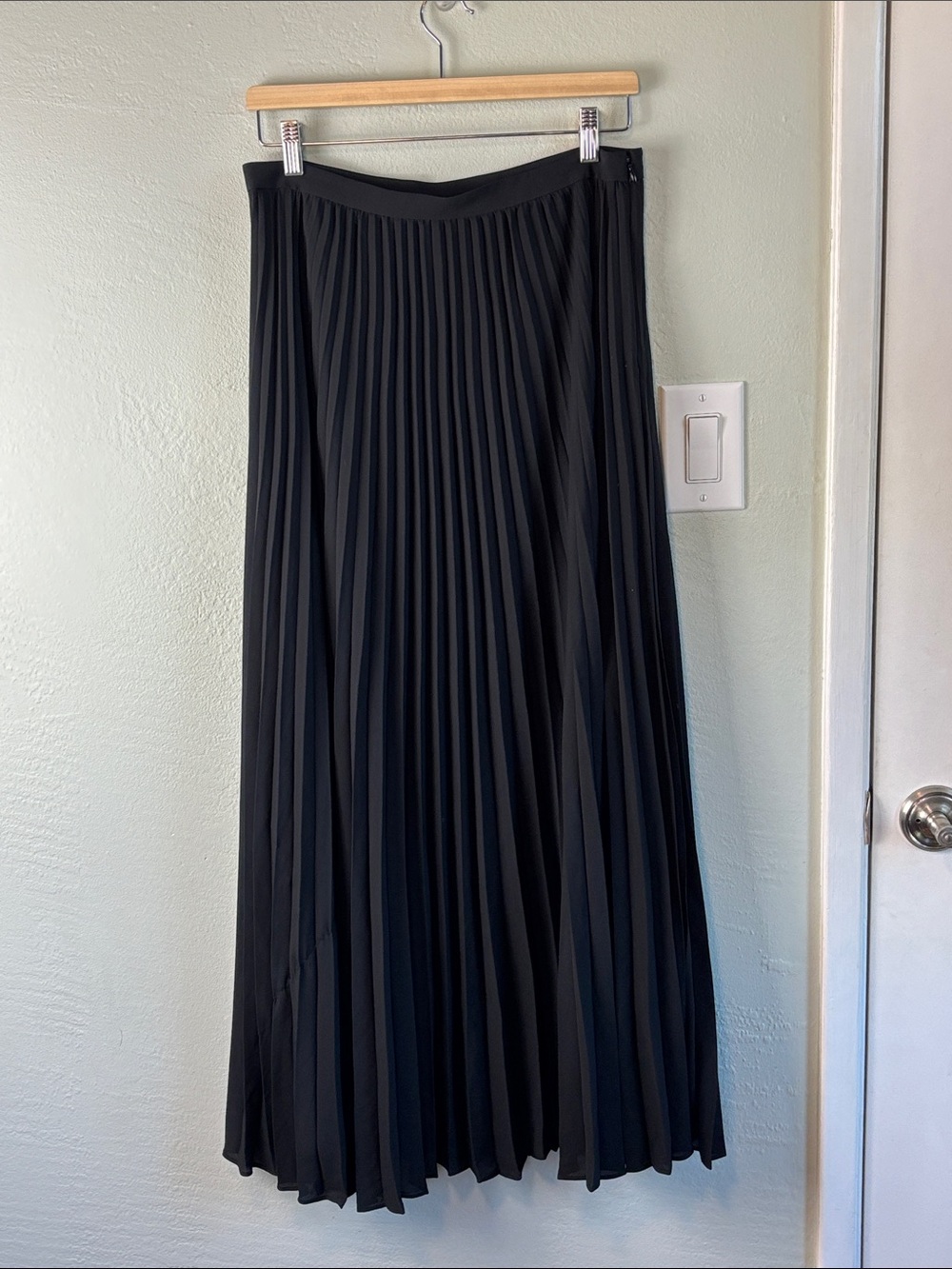 Banana Republic Black Pleated Maxi Skirt